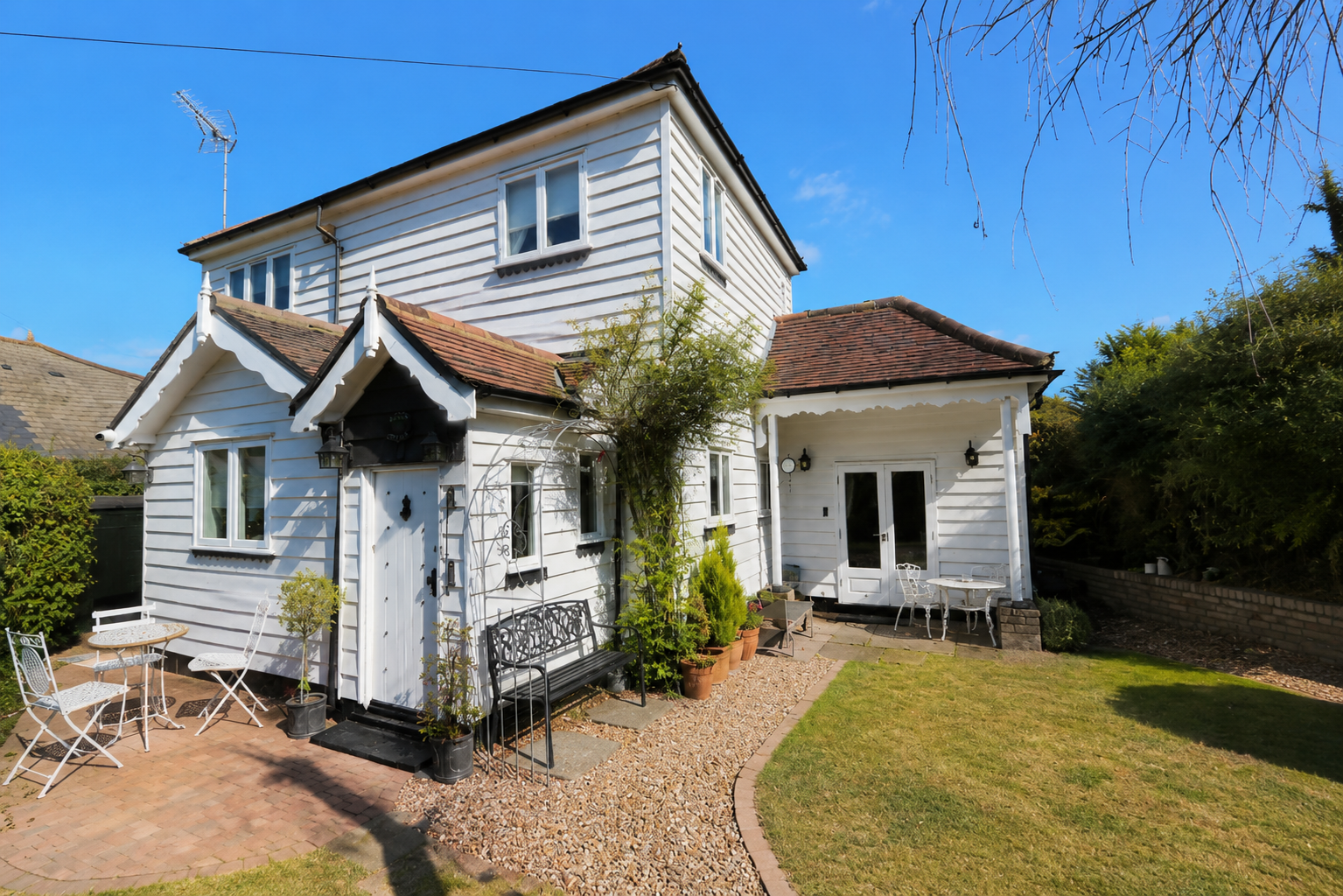 Detached cottage, Chigwell, Essex — no valuation bridging loan case study