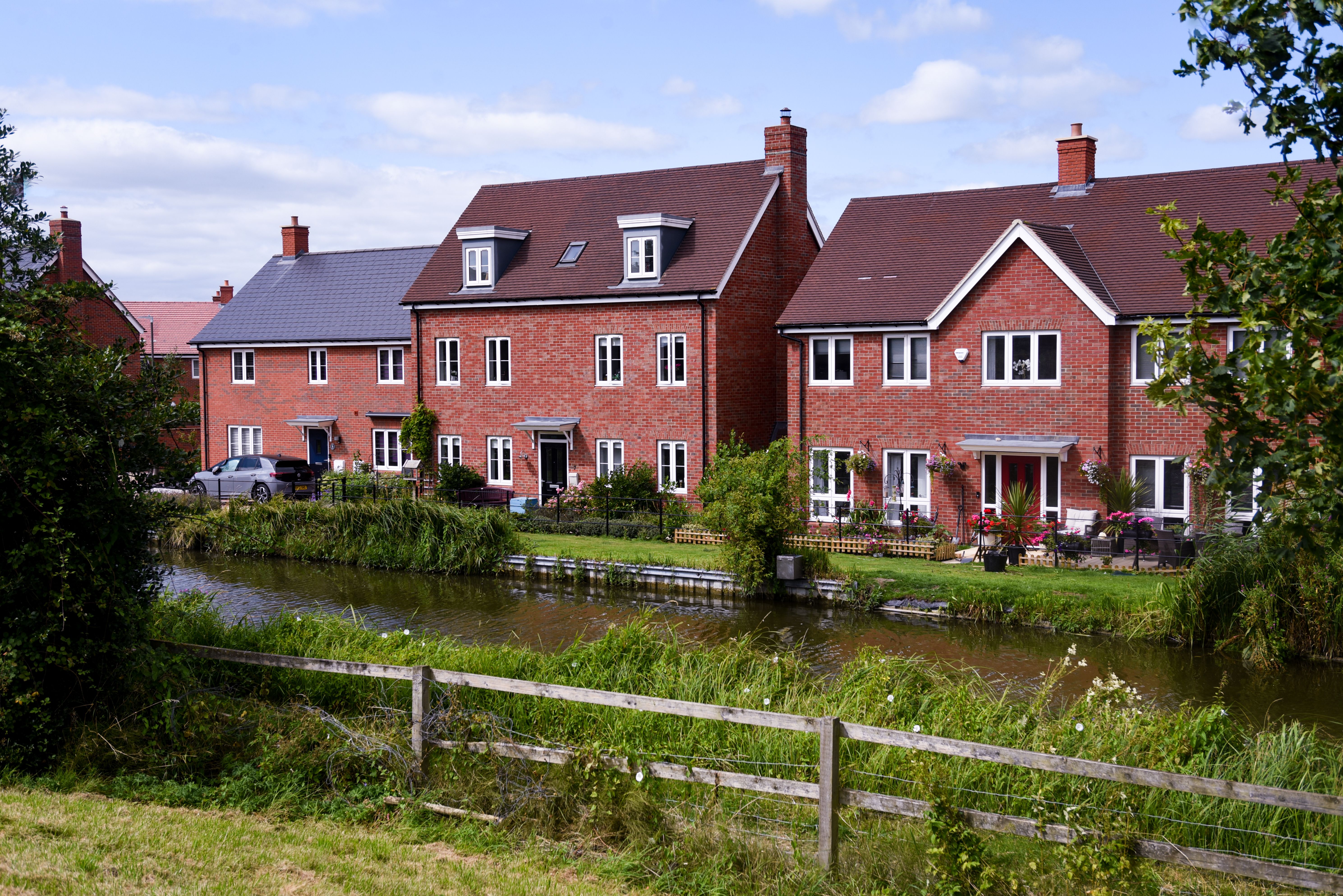 Freehold detached house, Palmers Green North London — third-party charge no valuation bridging loan case study