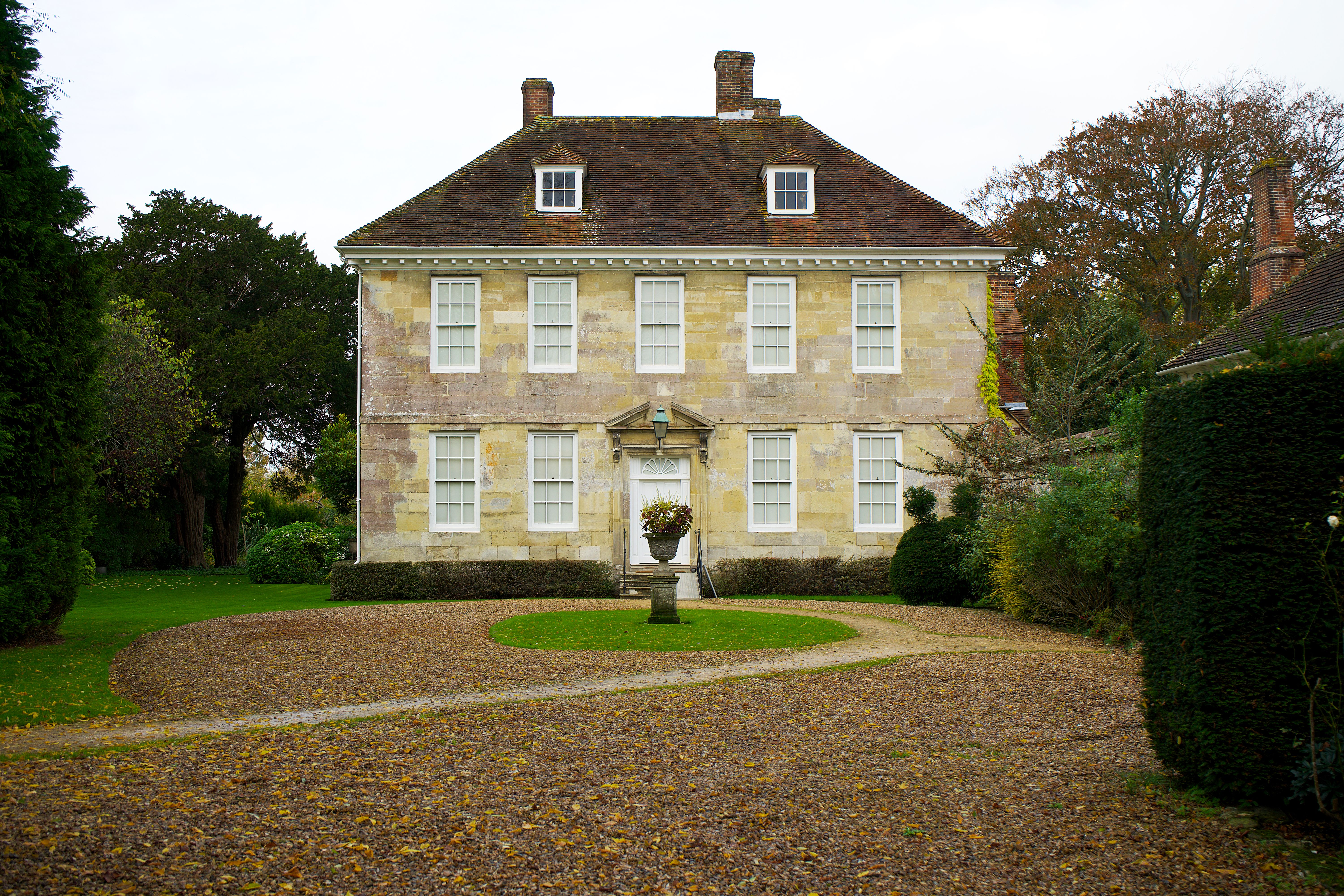 Prime gated residence, Walton-on-Thames